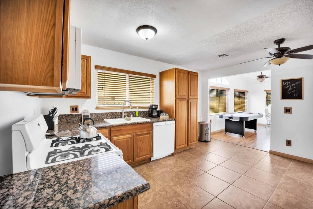 Centrally Located Spacious Vacation Hom 13 M Strip Las Vegas Eksteriør billede